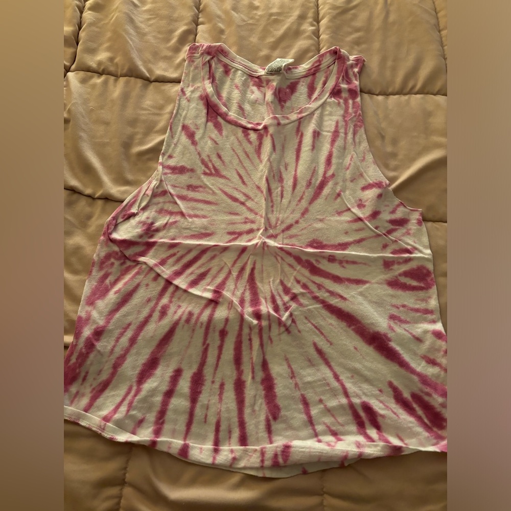 VS pink tank